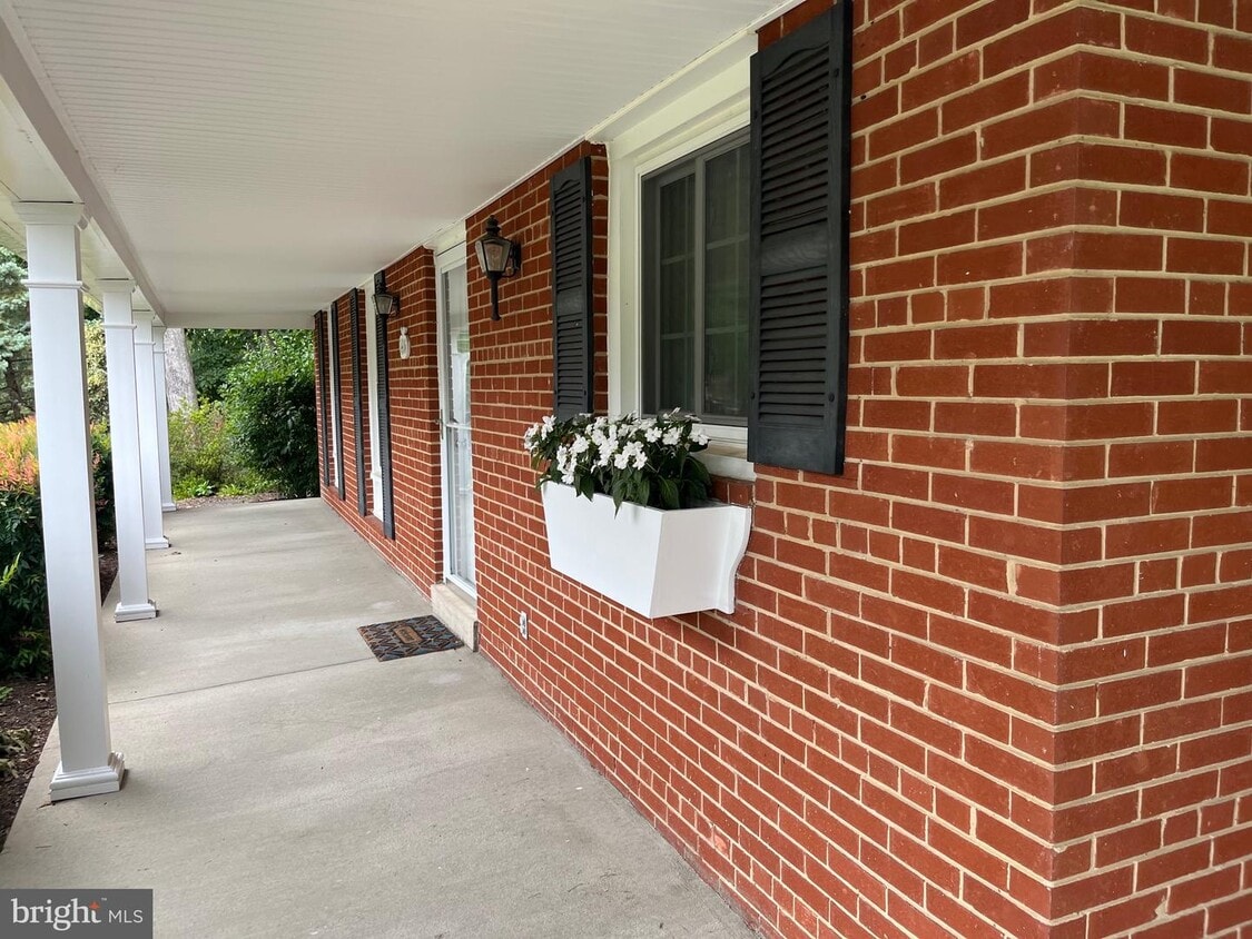 Primary Photo - 1411 Kersey Ln