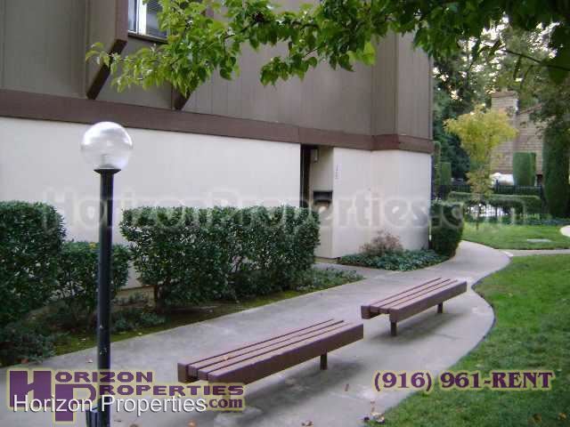 Foto del edificio - 3550 Larchmont Square Ln