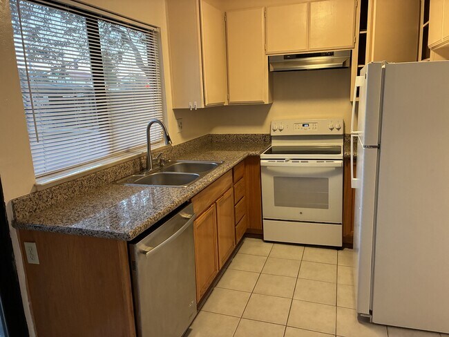 Foto del edificio - 4075 Eggers Dr