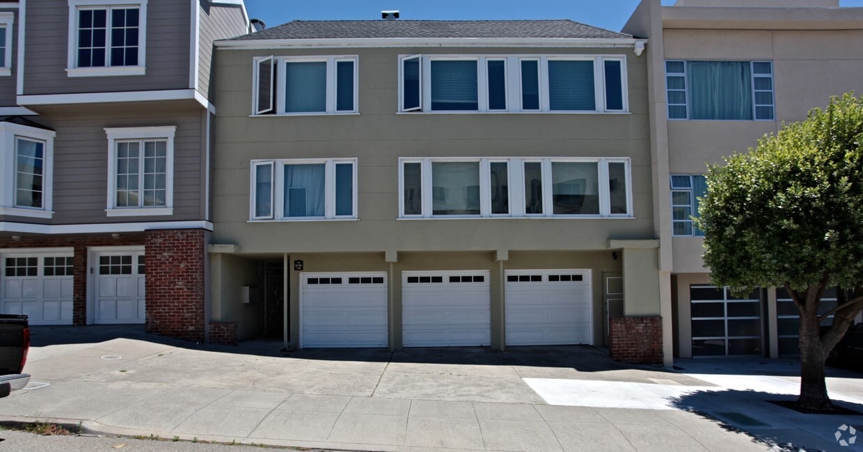 Building Photo - 67-71A Lupine Avenue