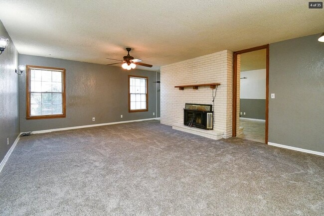 Building Photo - 2511 S Franklin Ave