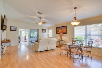 Building Photo - 2130 Rio Nuevo Dr