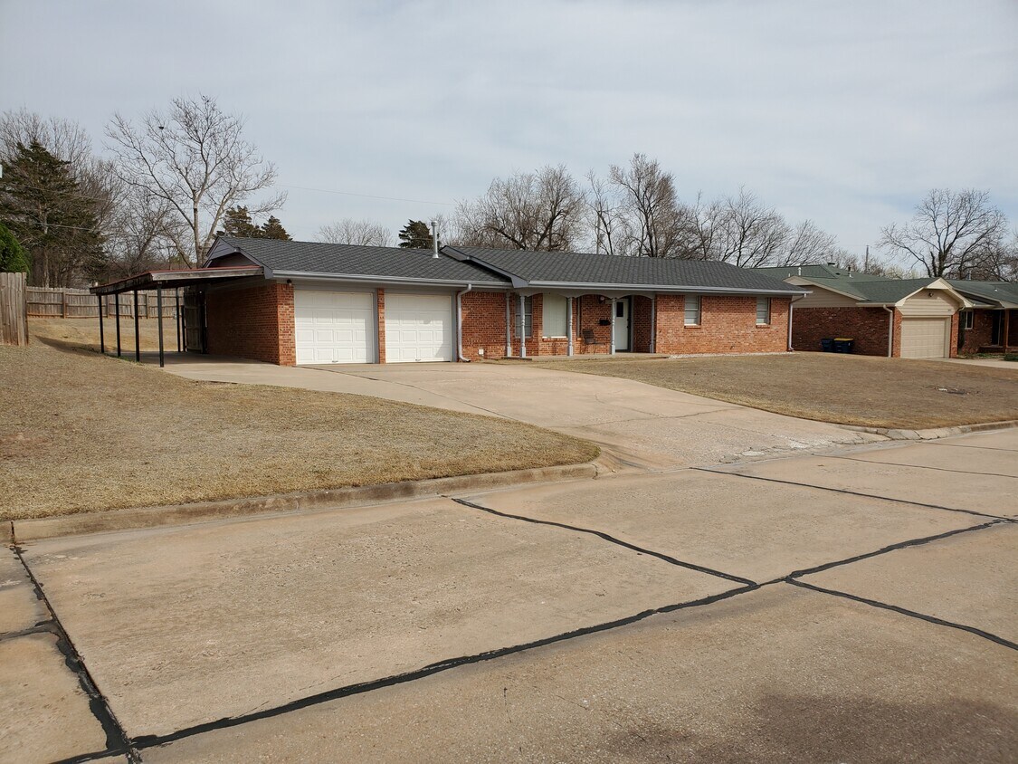 Foto principal - 2819 N Lincoln St