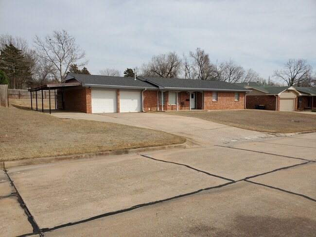 Building Photo - 2819 N Lincoln St