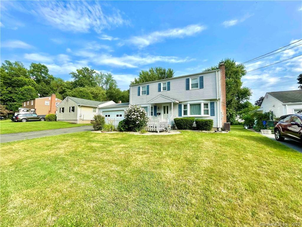 Primary Photo - 81 Rosewood Dr