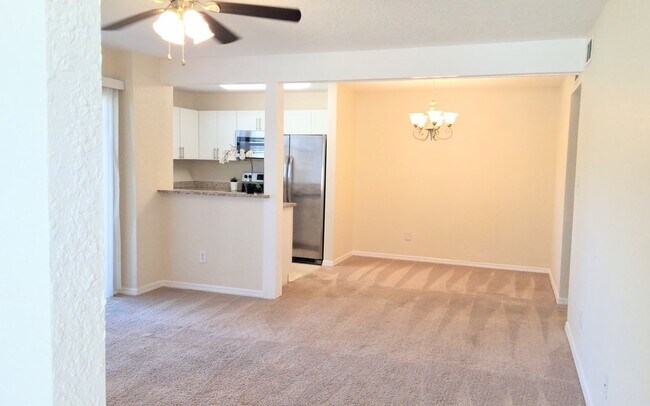 Foto del edificio - Beautiful Winter Park 2/2 Condo on the fir...