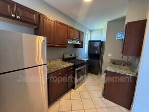 Building Photo - 4640 S St Lawrence Ave