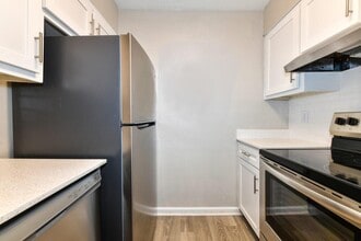 Building Photo - 1000 Belmont Park Dr SE