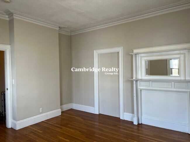 Foto del edificio - 44 Cameron Ave