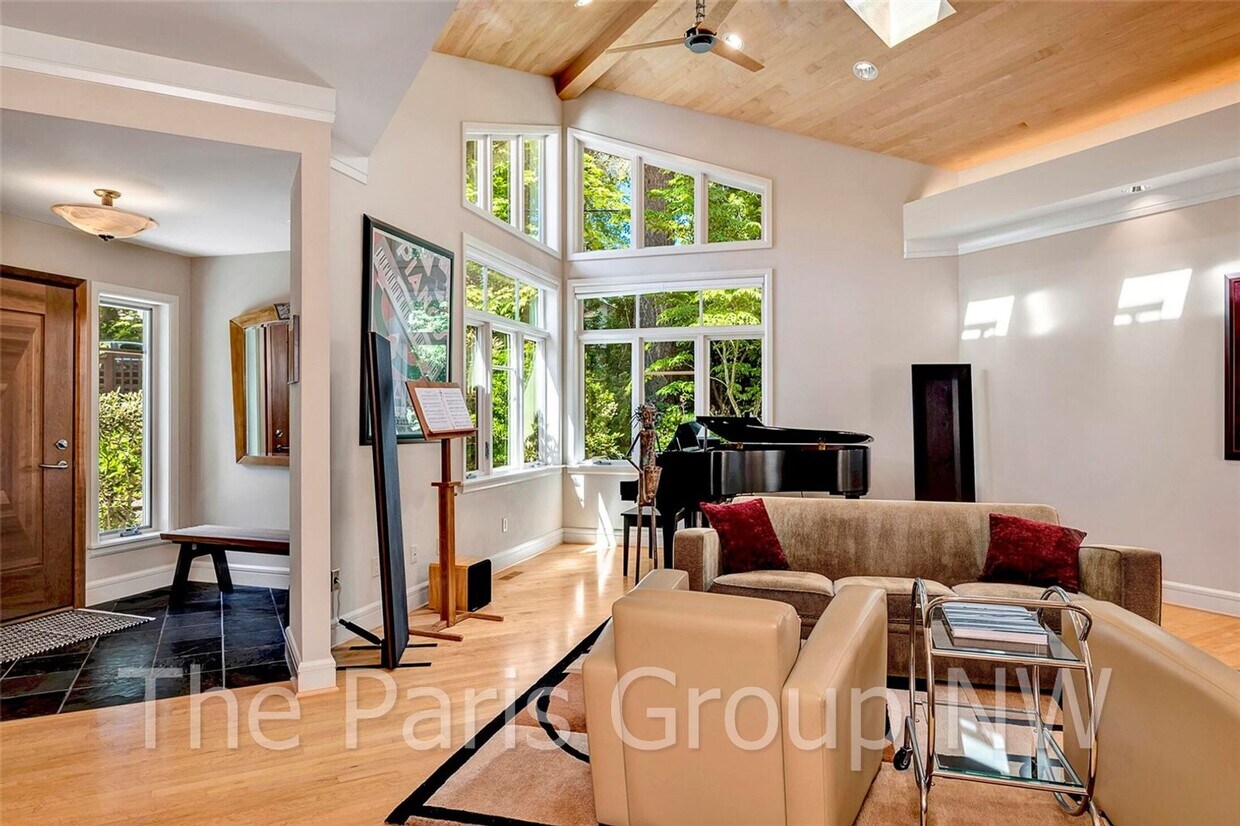 Primary Photo - Extraordinary Custom Enatai Home *4min to ...