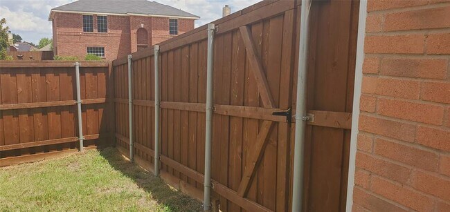 Foto del edificio - 2101 Sterling Ln