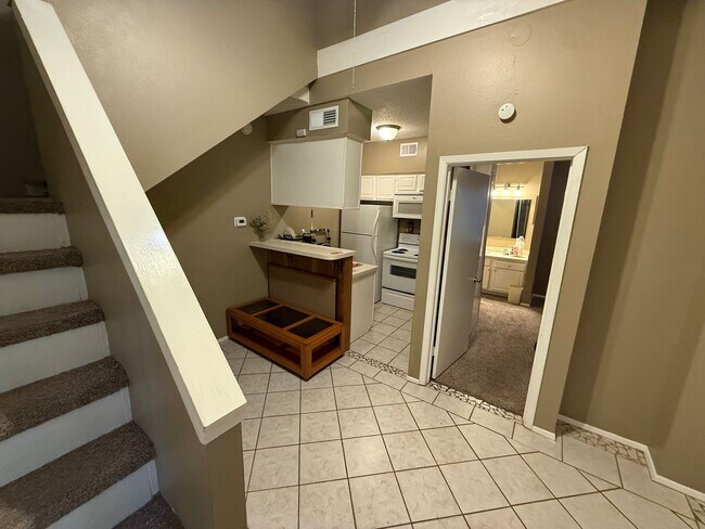 Foto del edificio - 2x2 West Campus Loft!