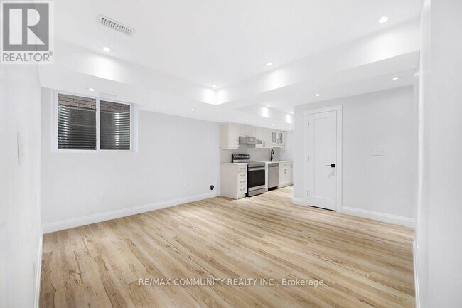 Building Photo - 2447 Moonlight Crescent