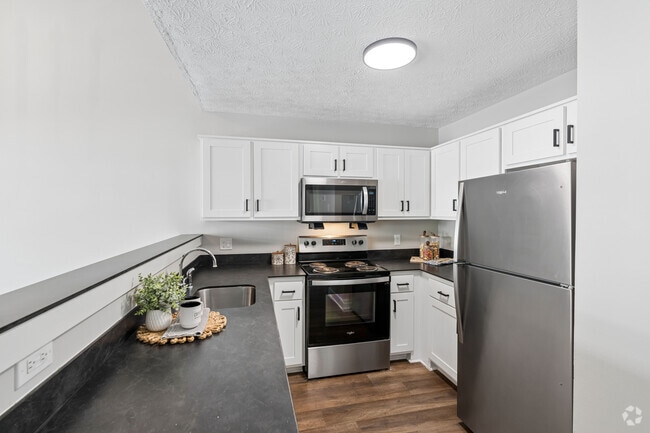 Building Photo - Village Lake Townhomes