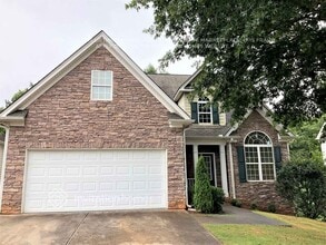 Building Photo - 10 Camden Cir