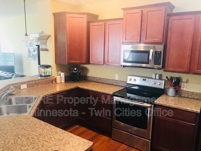 Foto del edificio - 3333 Cherry Ln