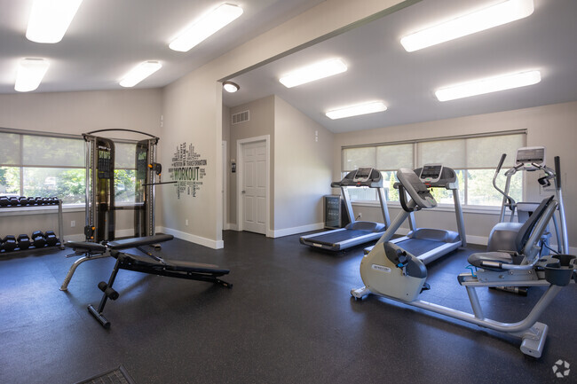 24/7 Fitness Center - Richmond Hills Apartments