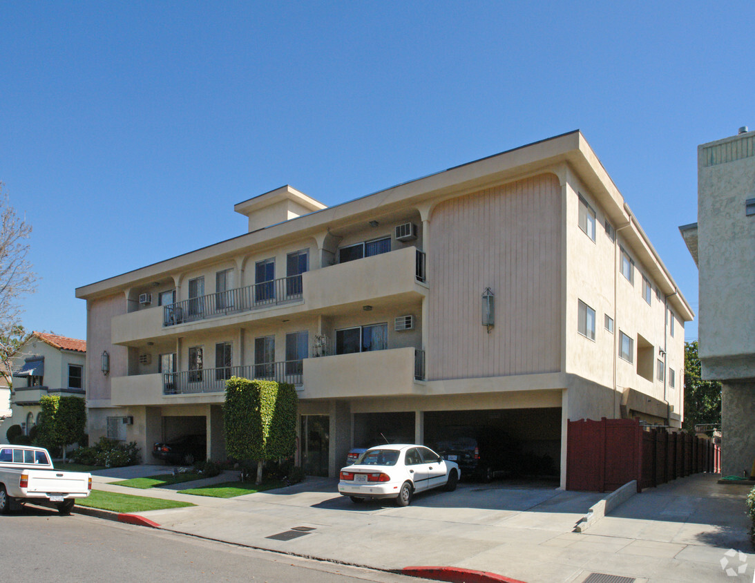 Oakhurst Apartment's - Apartments in Los Angeles, CA | Apartments.com