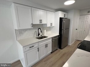 Building Photo - 246 Fir Tree Ct