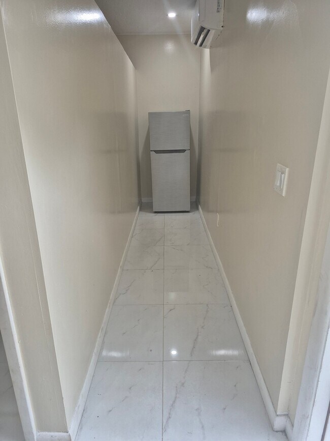 Foto del edificio - 1543 N Bluebird Ln