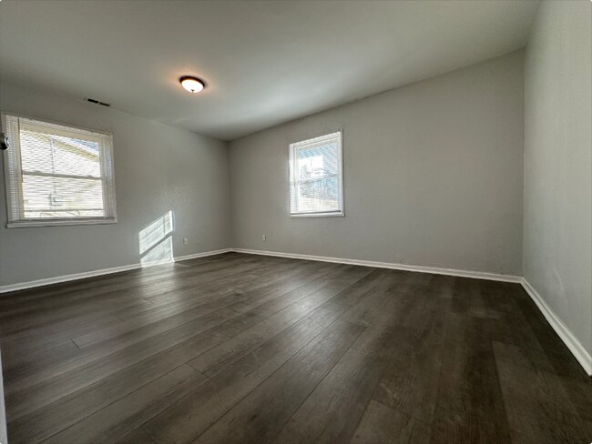 Building Photo - 3009 Greenbelt Dr