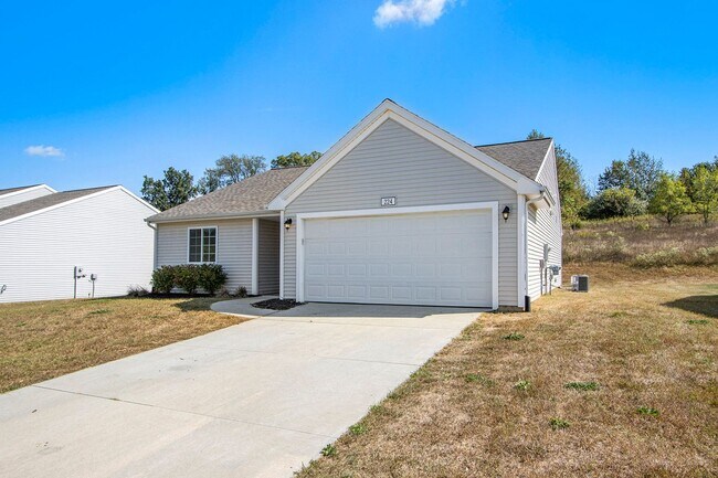 Building Photo - Newer Ranch For Lease with September Occup...