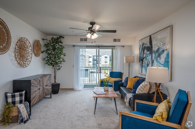 2BR,2BA - 1,157SF - Living Room - Augusta Park Estates