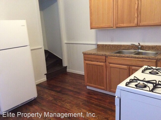 Building Photo - 2 br, 1 bath House - 258 E. King St., Apt. 2