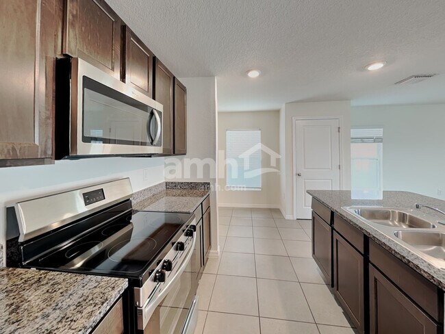 Foto del edificio - 12241 High Rock Way