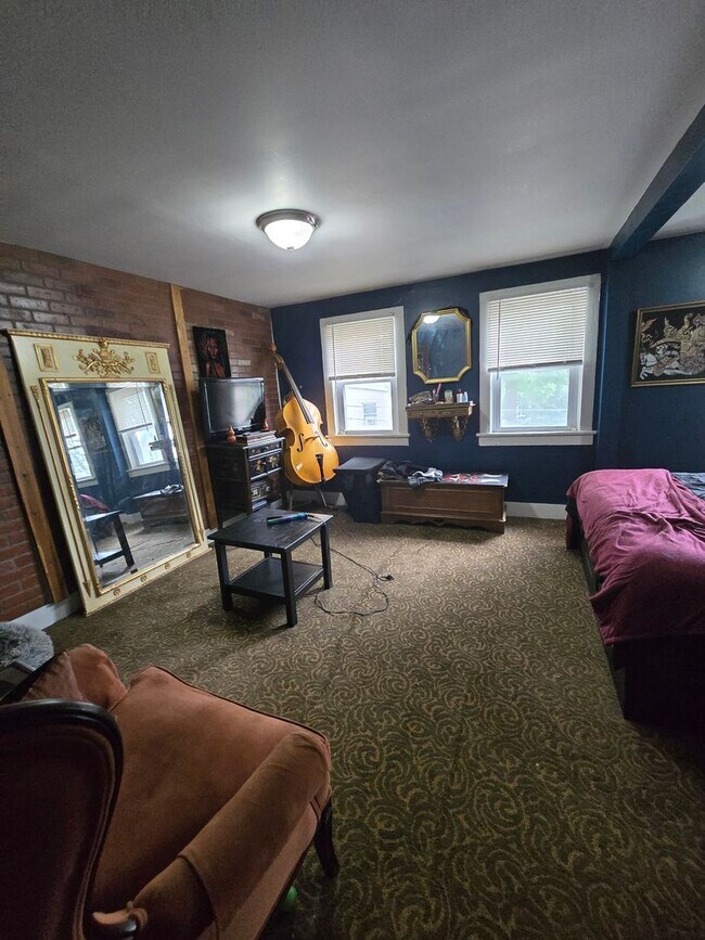 Foto del edificio - 4 Bedroom 1.5 Bath Single Family Home for ...