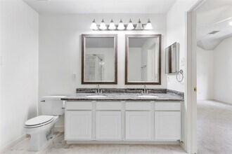 Building Photo - 122 S Walden Elms Cir