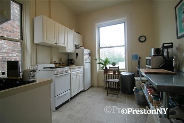 Foto del edificio - 129 E 90th St