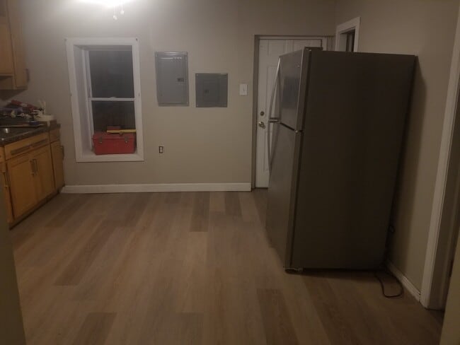 Building Photo - 323 W 51st St