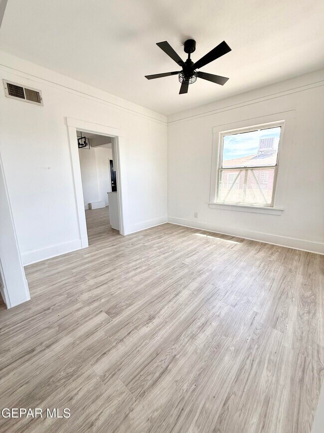Foto del edificio - 3203 Frankfort Ave