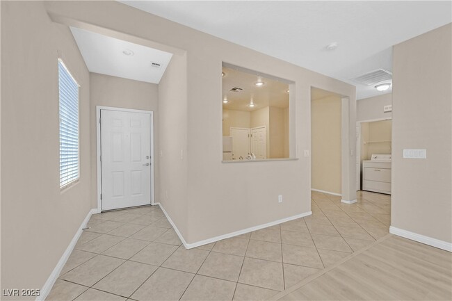 Building Photo - 2407 Jada Dr