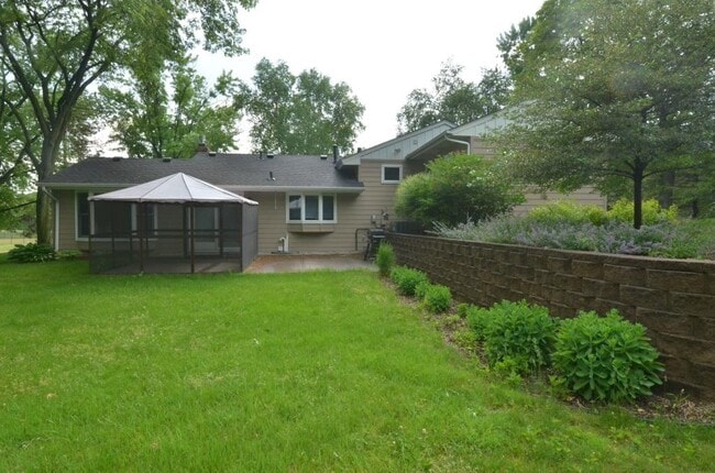 patio and garden at the backyard - 6117 Tracy Ave