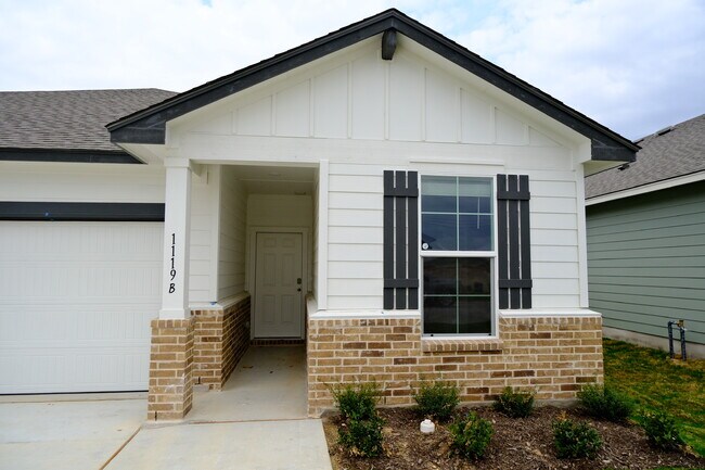 Building Photo - 1119 Stone Vly Rd