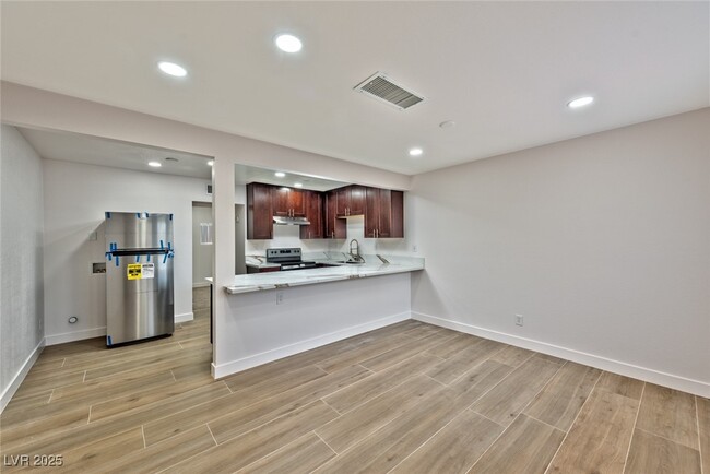 Foto del edificio - 342 S Water St