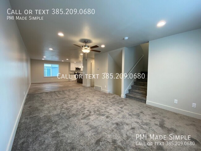 Building Photo - Beautiful views! Townhome in Provo