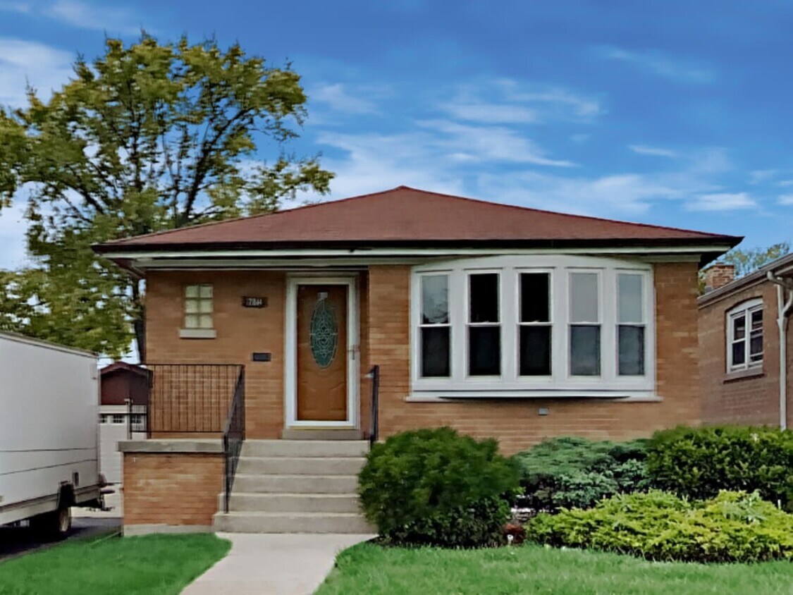 Primary Photo - 7814 Neenah Ave