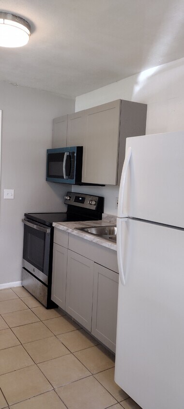 Primary Photo - 5301 E 18th Ave
