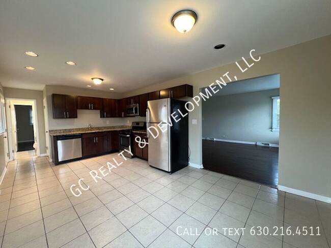 Foto del edificio - *** 3 BDRM - 1.5 BTH / PET FRIENDLY / FINI...