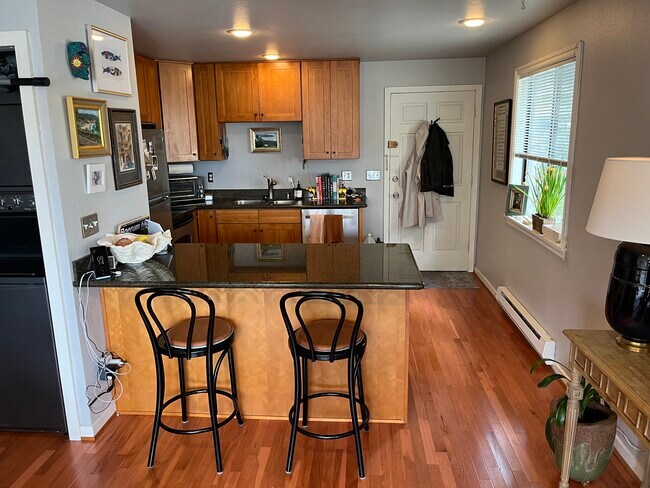 Building Photo - 1707 27th Ave