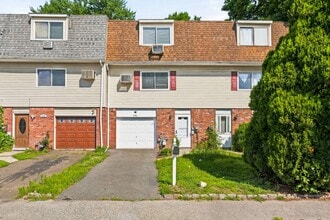 Building Photo - 206 Chrystal Dr
