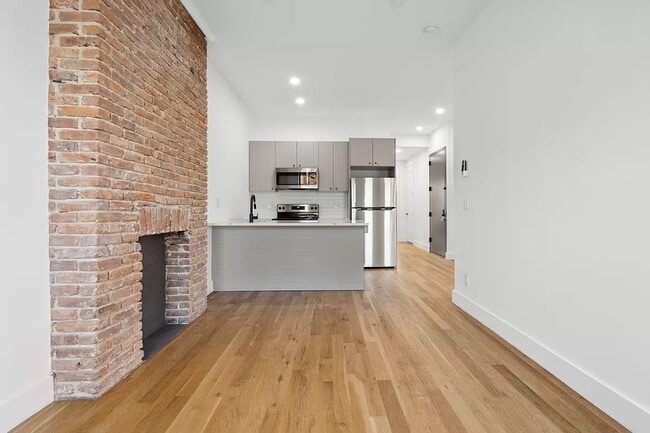 Building Photo - 203 Cornelia St