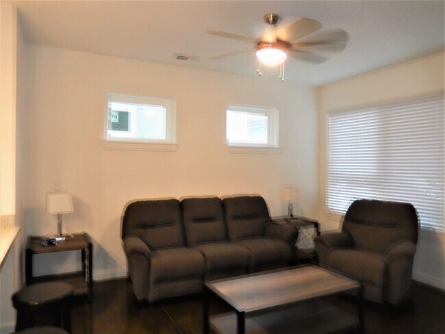 Foto del edificio - 1205 Bainbridge St