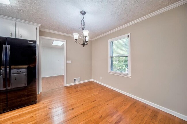 Building Photo - 216 Cedar Valley Ct