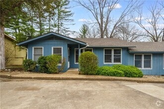 Building Photo - 3 Tiffany Ln