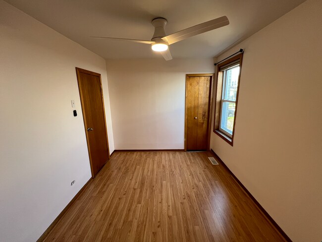 Foto del edificio - 4447 N Melvina Ave