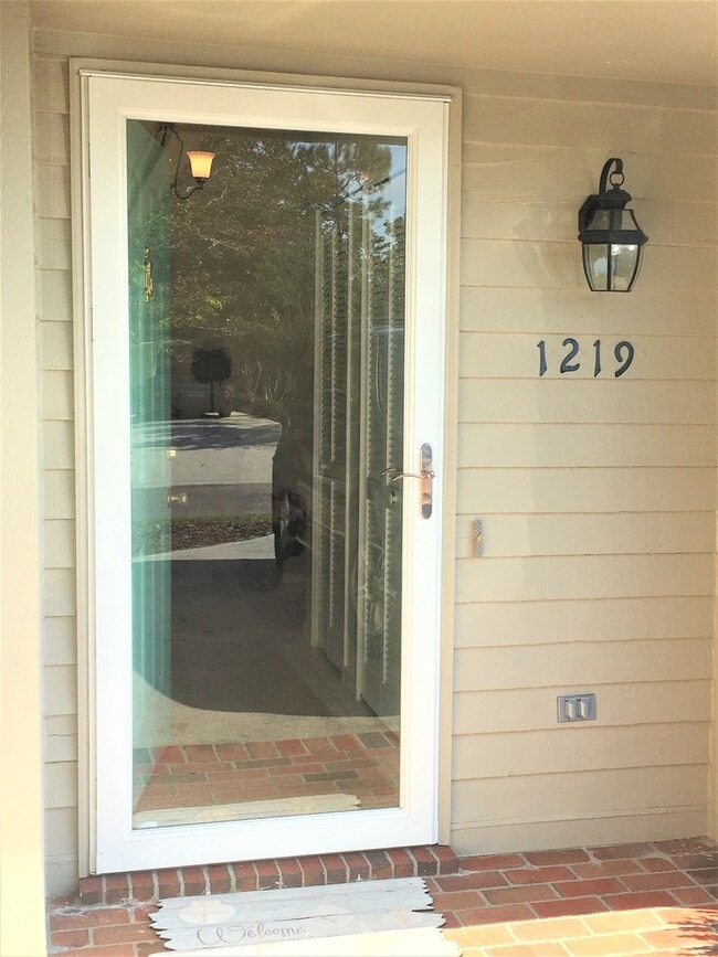 Building Photo - Eastwood Village minutes to Wrightsville B...